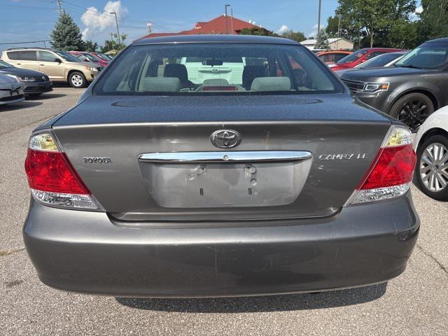 Photo of 2005 Phantom Gray Pearl Toyota Camry