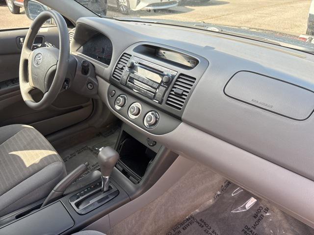 Photo of 2005 Phantom Gray Pearl Toyota Camry
