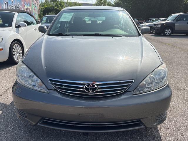 Photo of 2005 Phantom Gray Pearl Toyota Camry