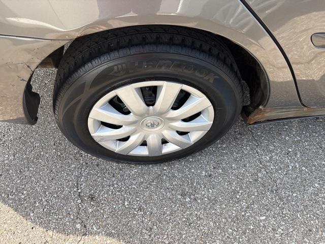 Photo of 2005 Phantom Gray Pearl Toyota Camry