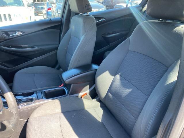 Photo of 2018 Graphite Metallic Chevrolet Cruze
