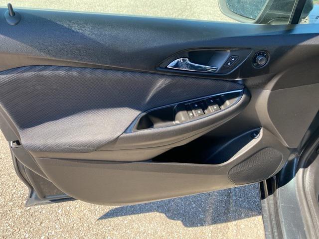 Photo of 2018 Graphite Metallic Chevrolet Cruze