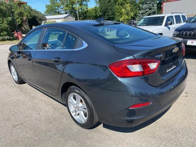 Photo of 2018 Graphite Metallic Chevrolet Cruze