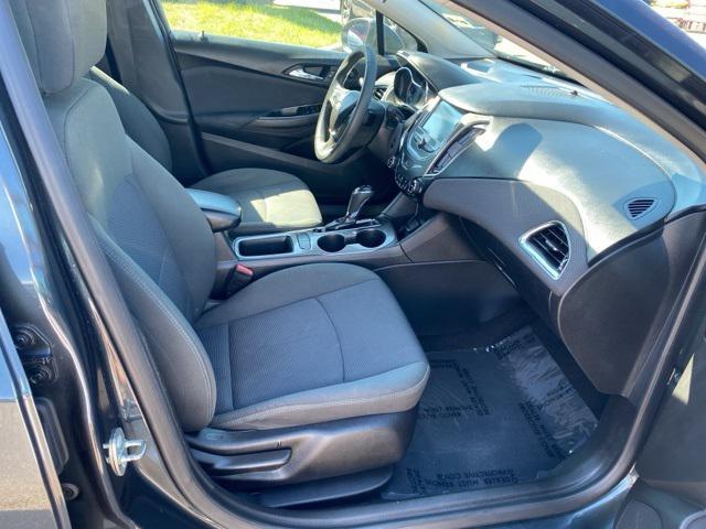 Photo of 2018 Graphite Metallic Chevrolet Cruze