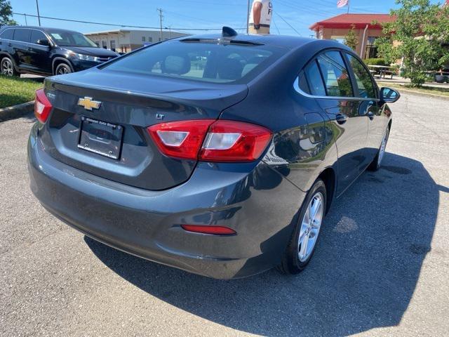 Photo of 2018 Graphite Metallic Chevrolet Cruze