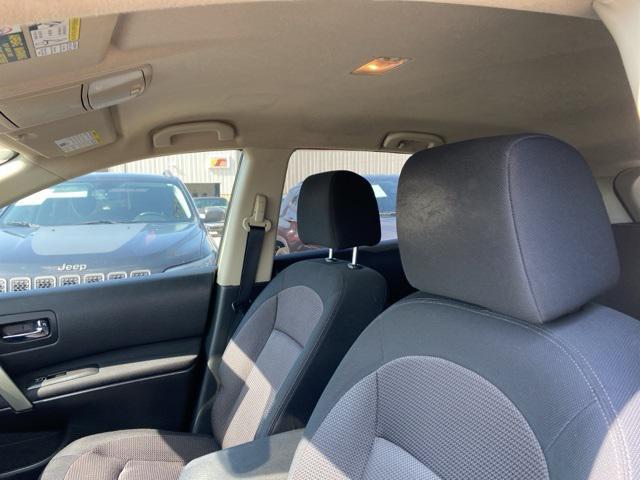 Photo of 2011 Platinum Graphite Nissan Rogue
