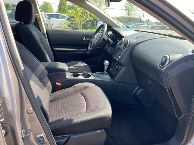 Photo of 2011 Platinum Graphite Nissan Rogue