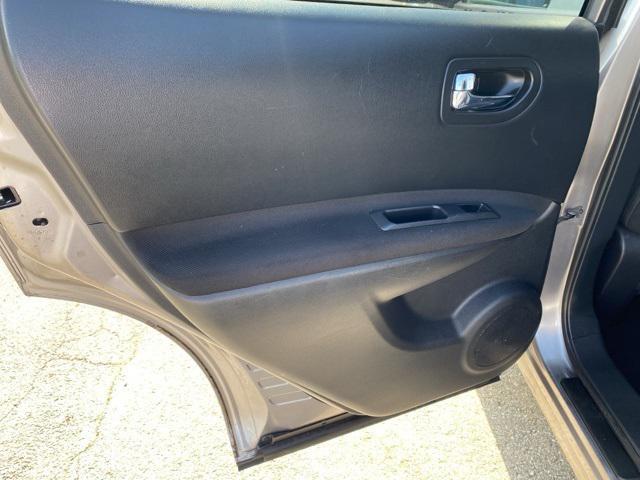 Photo of 2011 Platinum Graphite Nissan Rogue