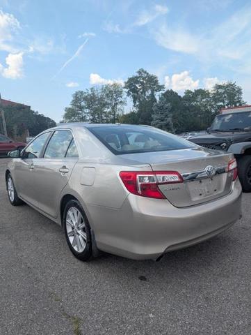 Photo of 2013 Gold Toyota Camry