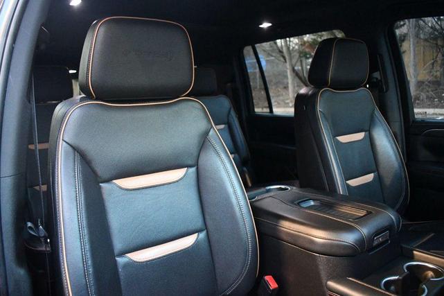 Photo of 2022 Onyx Black GMC Yukon XL
