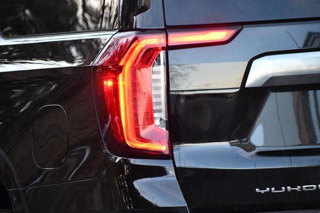 Photo of 2022 Onyx Black GMC Yukon XL