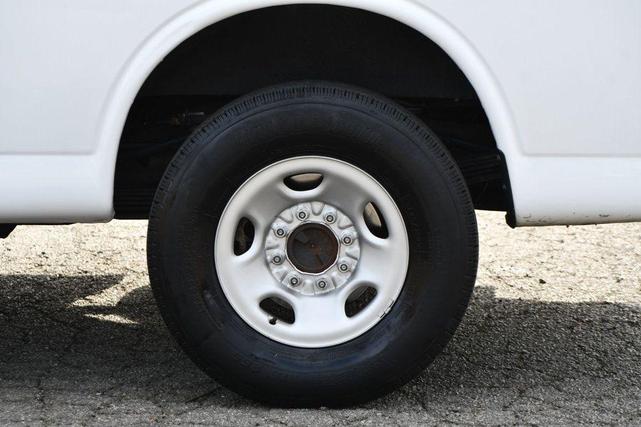 Photo of 2022 Summit White Chevrolet Express 3500