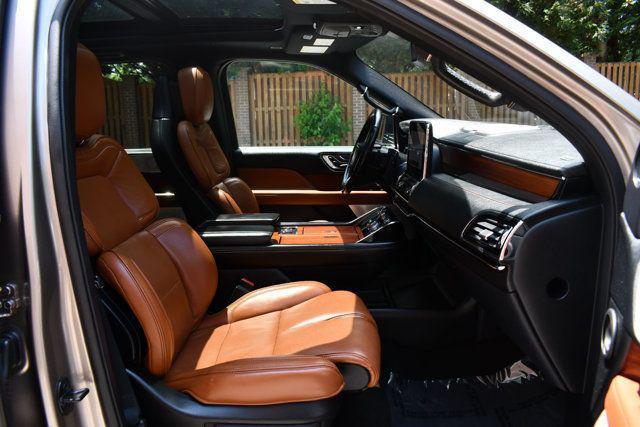 Photo of 2019 Iced Mocha Premium Colorant Lincoln Navigator