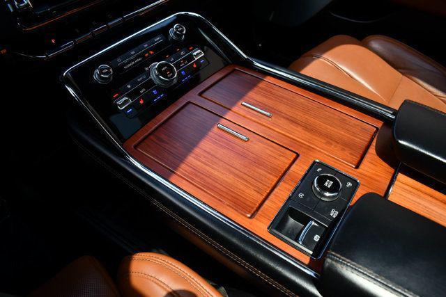 Photo of 2019 Iced Mocha Premium Colorant Lincoln Navigator