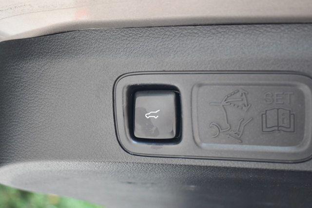 Photo of 2019 Iced Mocha Premium Colorant Lincoln Navigator