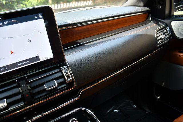 Photo of 2019 Iced Mocha Premium Colorant Lincoln Navigator