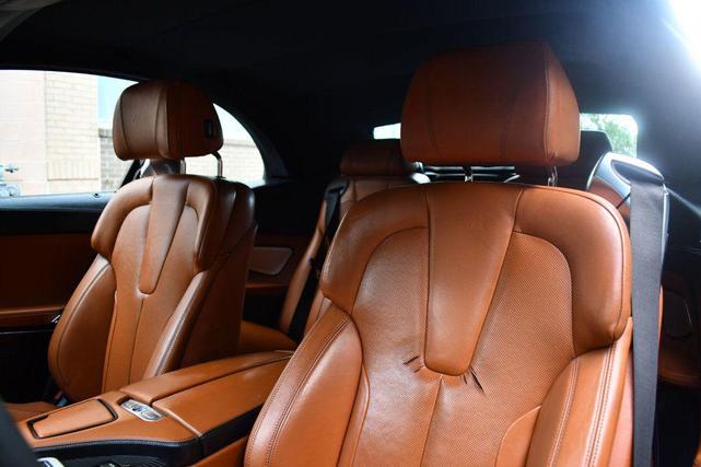 Photo of 2016 Black Sapphire Metallic BMW M6