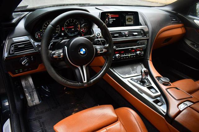 Photo of 2016 Black Sapphire Metallic BMW M6