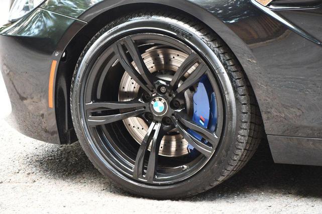 Photo of 2016 Black Sapphire Metallic BMW M6