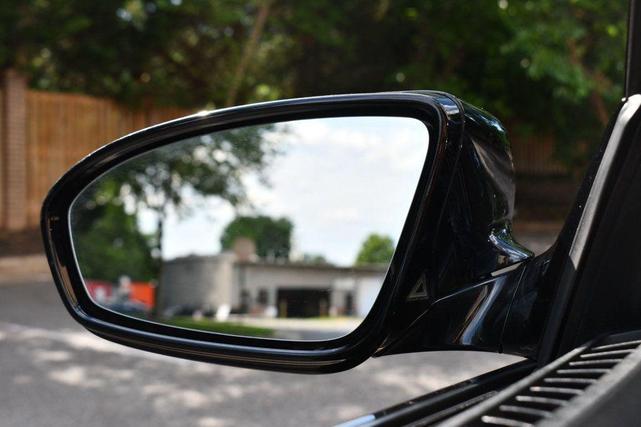 Photo of 2016 Black Sapphire Metallic BMW M6