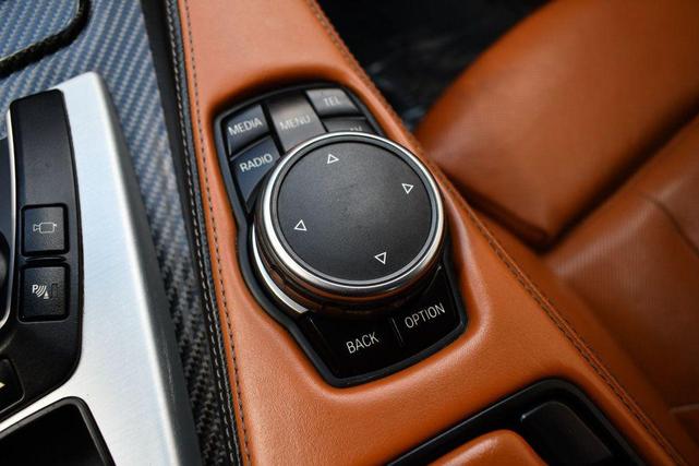 Photo of 2016 Black Sapphire Metallic BMW M6