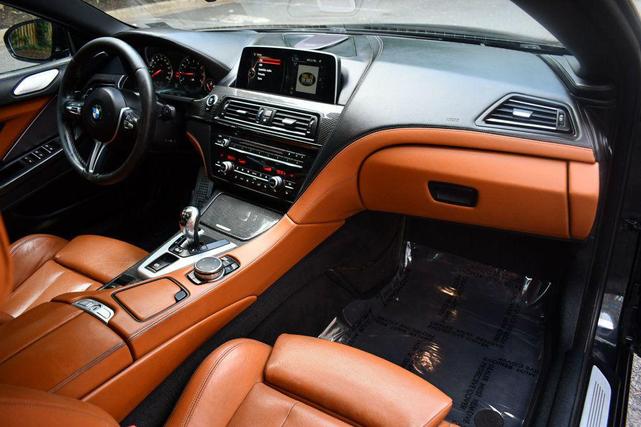 Photo of 2016 Black Sapphire Metallic BMW M6