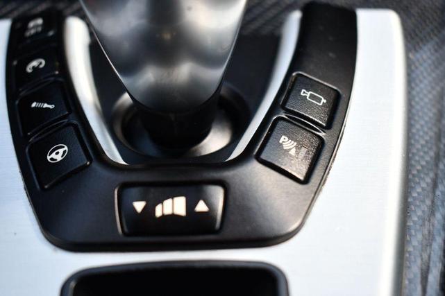 Photo of 2016 Black Sapphire Metallic BMW M6