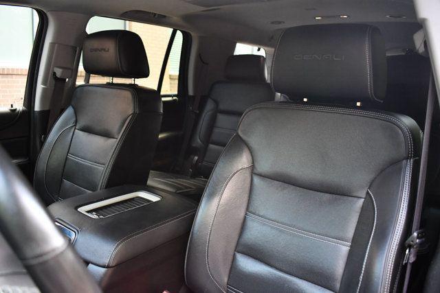 Photo of 2017 Onyx Black GMC Yukon