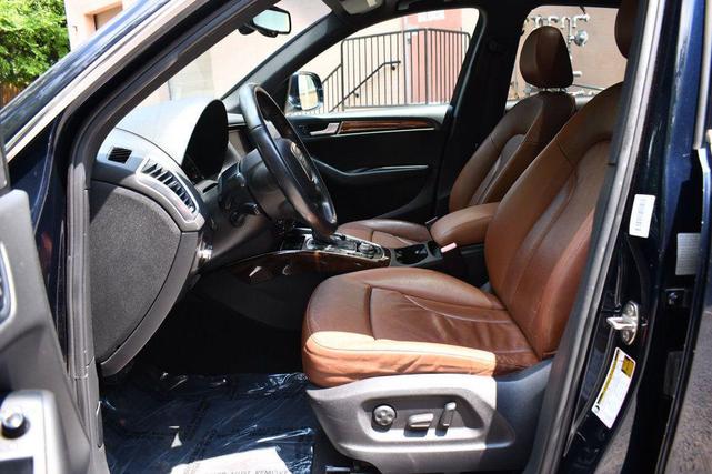 Photo of 2010 Deep Sea Blue Pearl Audi Q5