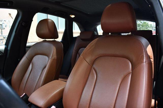 Photo of 2010 Deep Sea Blue Pearl Audi Q5
