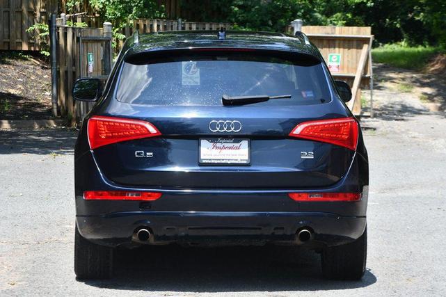 Photo of 2010 Deep Sea Blue Pearl Audi Q5