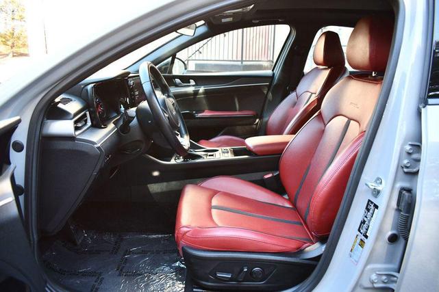 Photo of 2023 Wolf Gray Kia K5