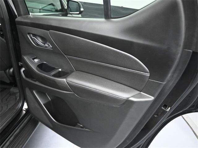 Photo of 2022 Mosaic Black Metallic Chevrolet Traverse
