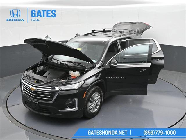 Photo of 2022 Mosaic Black Metallic Chevrolet Traverse