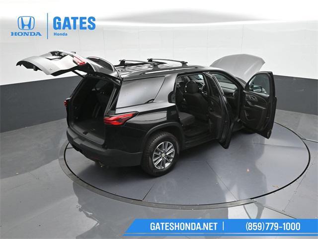 Photo of 2022 Mosaic Black Metallic Chevrolet Traverse