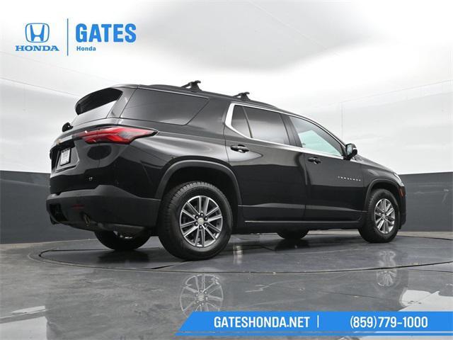 Photo of 2022 Mosaic Black Metallic Chevrolet Traverse