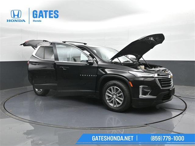 Photo of 2022 Mosaic Black Metallic Chevrolet Traverse