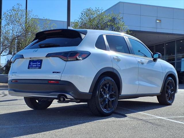 Photo of 2024 Platinum White Pearl Honda HR-V