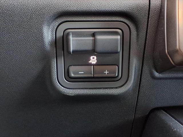 Photo of 2025 Interstellar White GMC HUMMER EV Pickup
