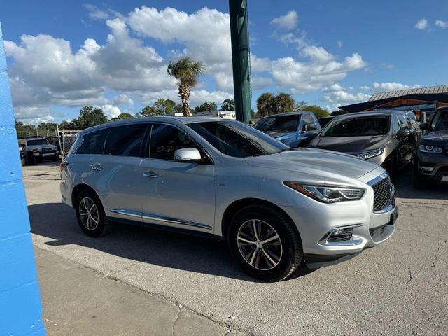 Photo of 2018 Liquid Platinum INFINITI QX60