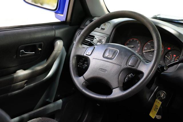 Photo of 2001 Electron Blue Pearl Honda CR-V