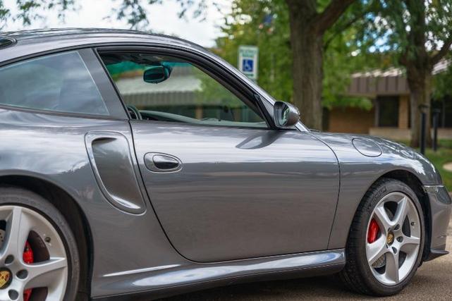 Photo of 2001 Gray Porsche 911