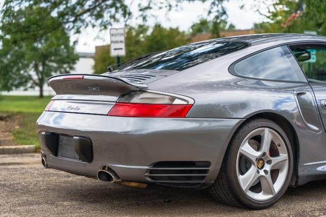 Photo of 2001 Gray Porsche 911