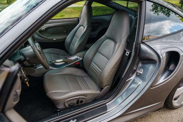 Photo of 2001 Gray Porsche 911