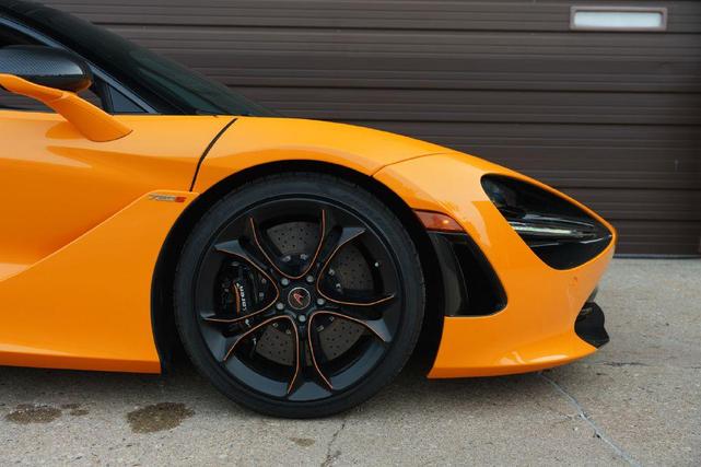 Photo of 2018 Orange McLaren 720S