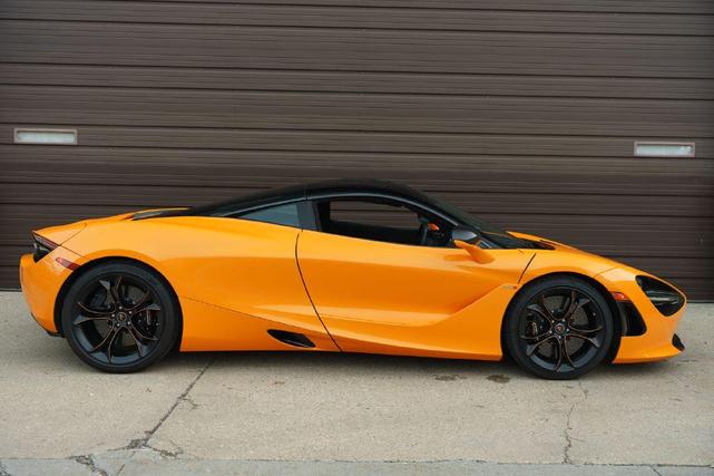 Photo of 2018 Orange McLaren 720S
