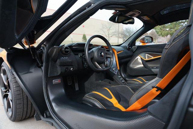 Photo of 2018 Orange McLaren 720S