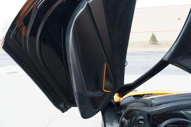 Photo of 2018 Orange McLaren 720S
