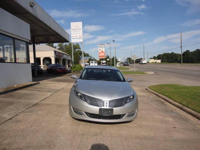 Photo of 2013 Ingot Silver Lincoln MKZ