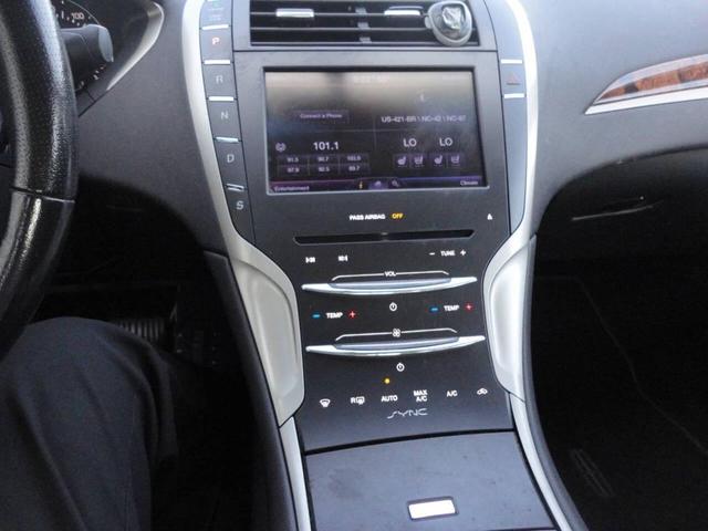 Photo of 2013 Ingot Silver Lincoln MKZ